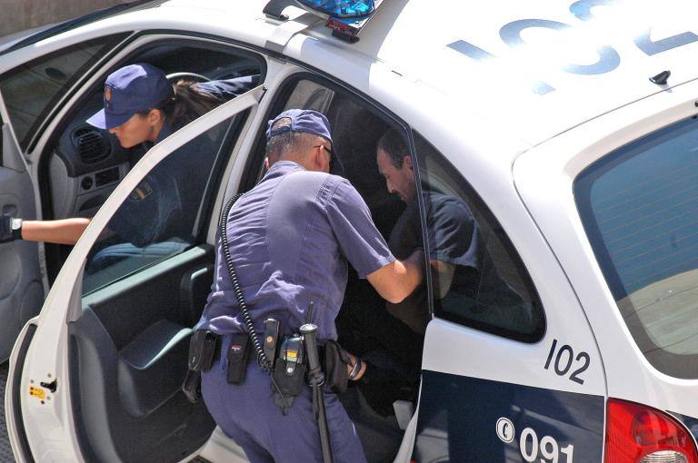 Detenido un hombre por acosar a su exnovio, al que llamó mil veces en un día